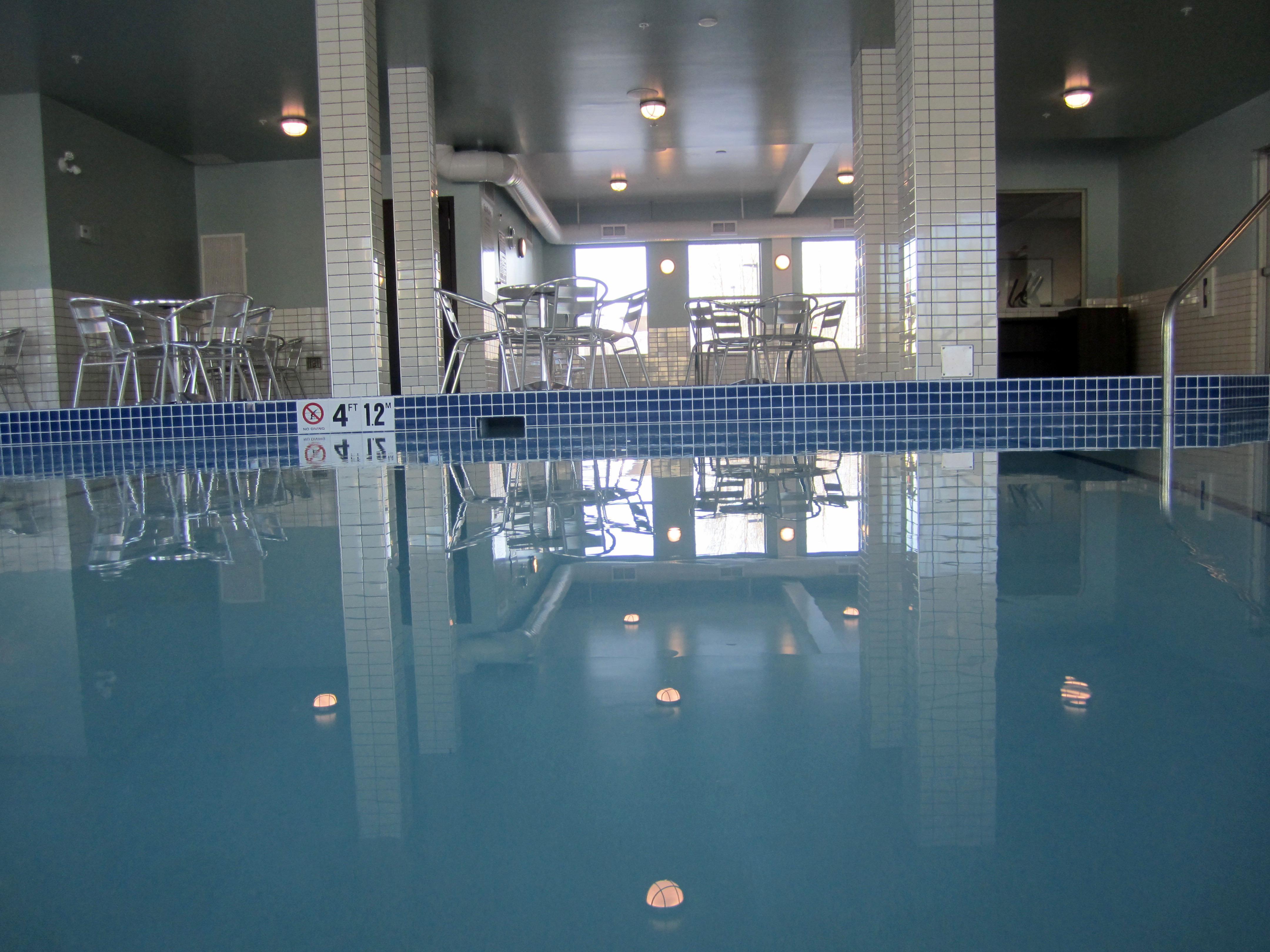 Holiday Inn Express Golden-Kicking Horse By Ihg מראה חיצוני תמונה